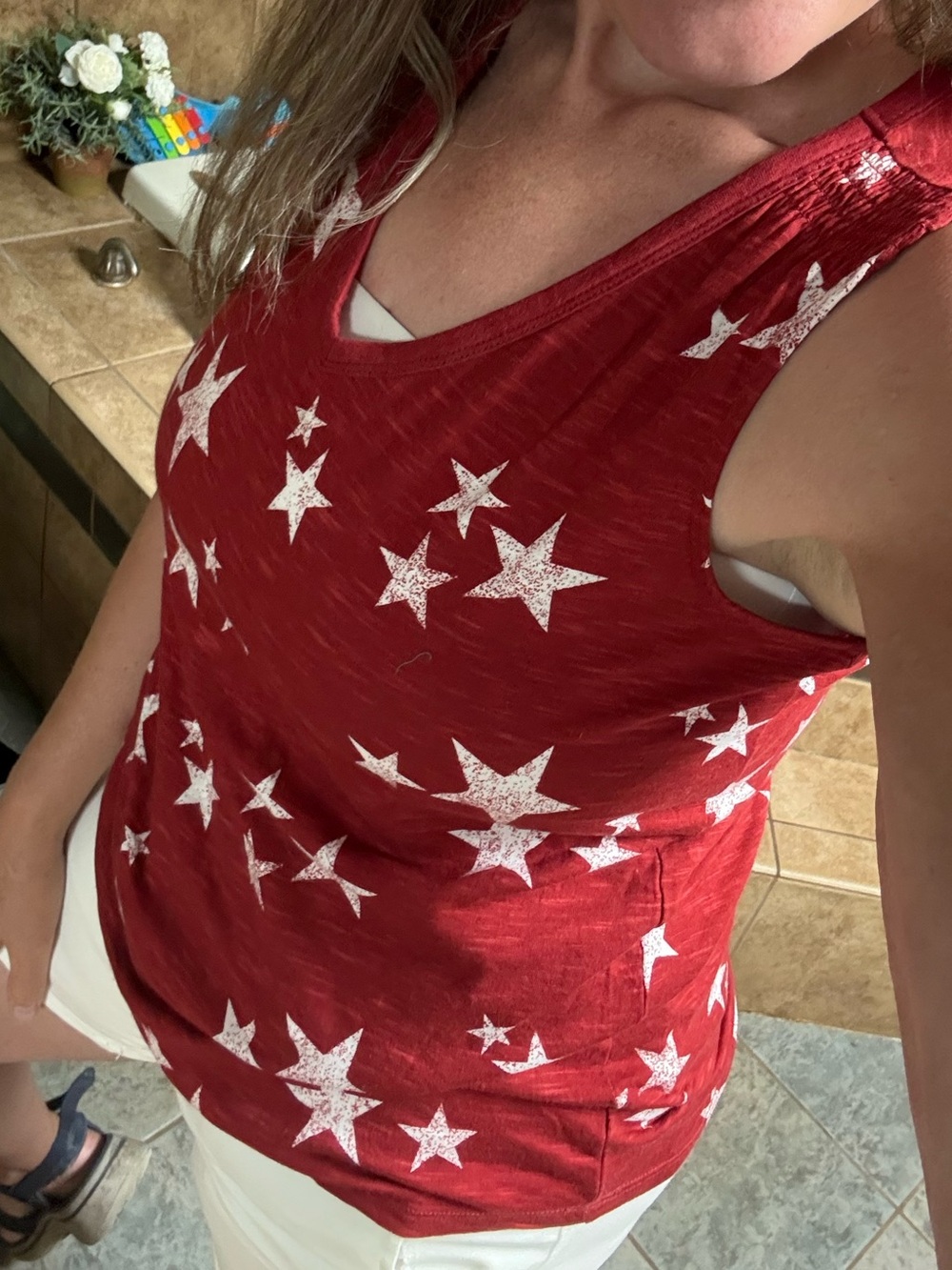 Red Star-Print V-Neck Sleeveless Top